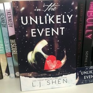 SOLD!! ✍🏼SIGNED✍🏼rare L.J. SHEN novel